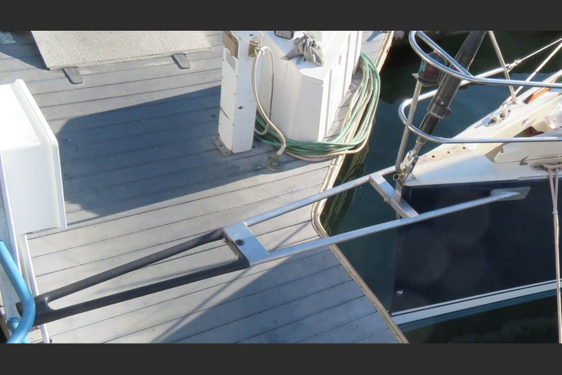 bowsprit removable for cruising or racing  